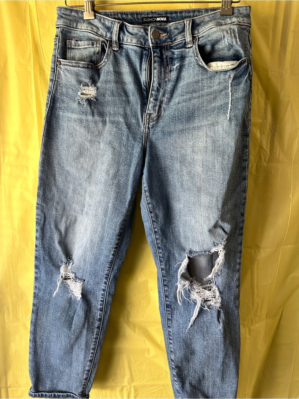 Fashion Nova ladies Light Wash Ripped Relaxed Jeans